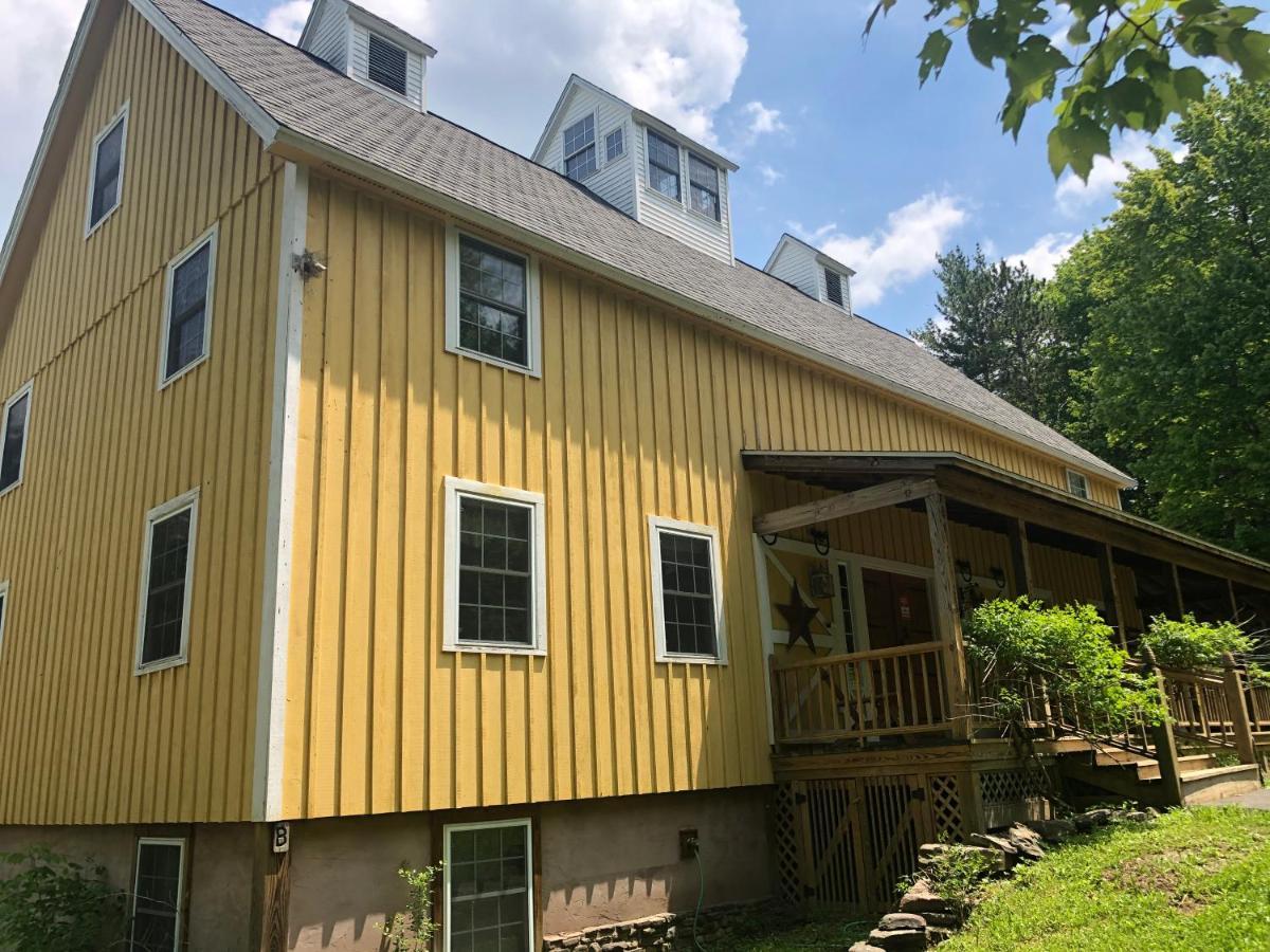 Yellow Barn Estate Freeville エクステリア 写真